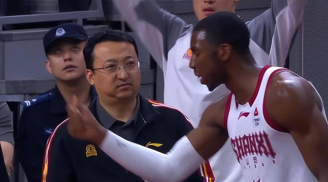 乐鱼官网-关于CBA常规赛冲刺阶段再迎强敌，莱比锡调整名单，主帅态度：话题不断，训练强度明显提升的信息